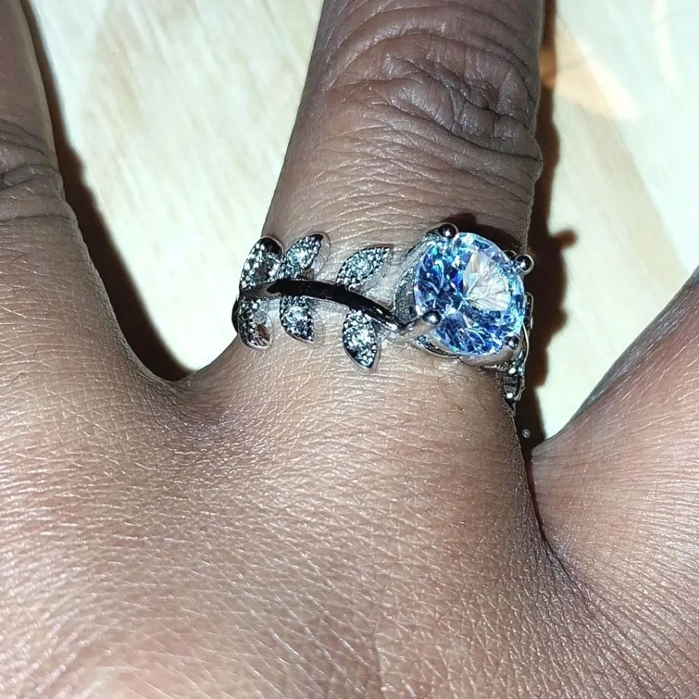 Ladies Graceful Lab Created Diamond Leaf Ring sz 8